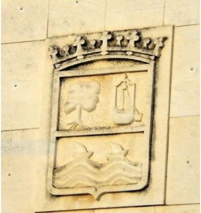 El PP de Isla Cristina denuncia la destrucción del escudo de la ciudad durante las obras de remodelación del Ayuntamiento