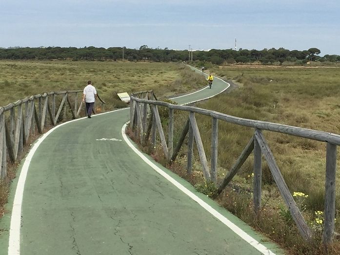 El PP pedirá en el Pleno de la Diputación que la Junta conecte entre sí los carriles bici del litoral