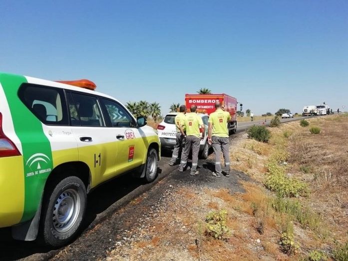 Reabren al tráfico la A-49 tras el accidente que costó la vida a un camionero