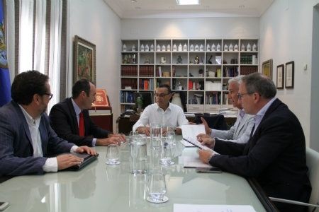 Caraballo analiza con el Círculo Empresarial de Turismo datos del verano y apuesta por seguir creciendo