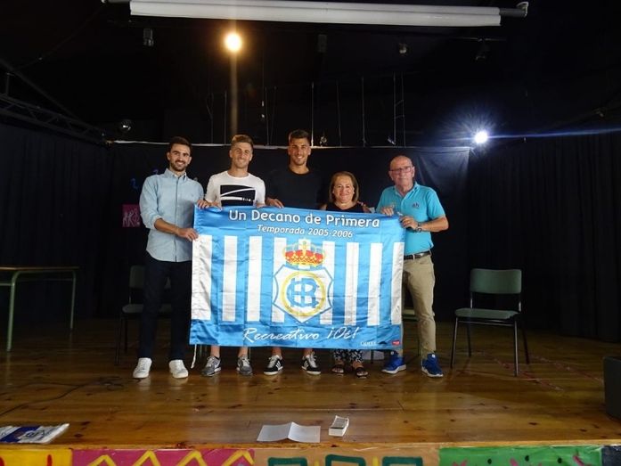 Diego Jiménez y Fernando Llorente visitan el colegio Manuel Siurot y Las Rozas CF rinde homenaje a Antonio Núñez