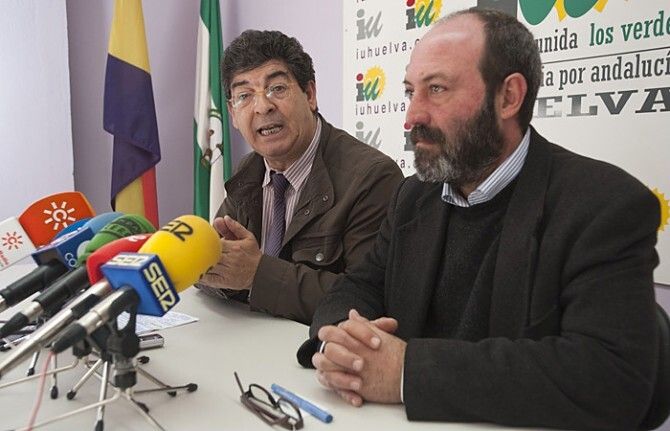 IU critica que 'tanto PP como PSOE respaldan' el peaje del Algarve, que es 'negativo' para la provincia