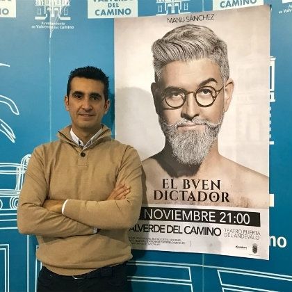 Manu Sánchez y su ‘Buen Dictador’ cuelgan el cartel de no hay billetes para la clausura del XIII Festival de Teatro de Valverde del Camino