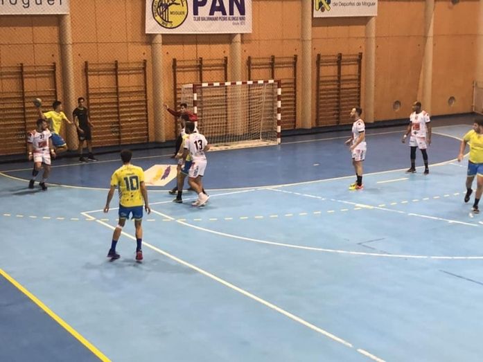 El Pozoblanco sale aún más líder de Moguer (24-26)