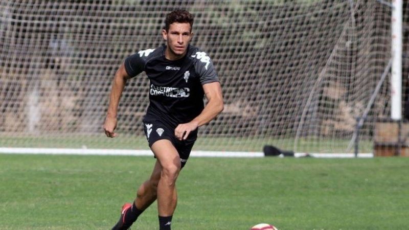 Víctor Mena se marcha al Salamanca, con lo que Casado sigue estando sin equipo