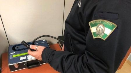 Llaman a la policía al no ponerse de acuerdo a la hora de elaborar el parte amistoso de accidentes y uno de los conductores da positivo por alcoholemia