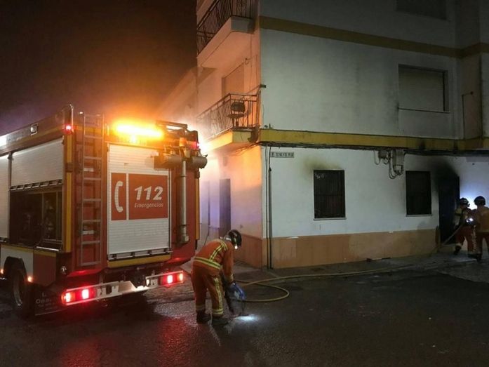 Sofocan un incendio en el interior de una vivienda en Lepe
