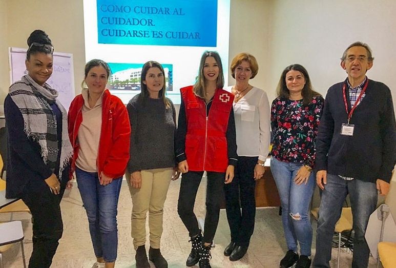 Meditación y musicoterapia para familiares y cuidadores de pacientes del Juan Ramón Jiménez