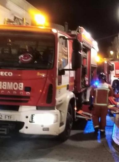 Extinguen en algo más de una hora el incendio ocurrido esta madrugada en un bar de Isla Cristina