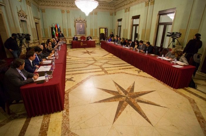 El Ayuntamiento de Huelva resalta que su nivel de endeudamiento pasó del 240 al 128% en tres años
