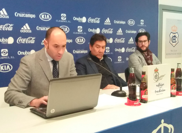 García Zambrano: 'Esta convocatoria era obligatoria para legitimar la convocatoria posterior de aprobación de cuentas y de modificación de estatutos'