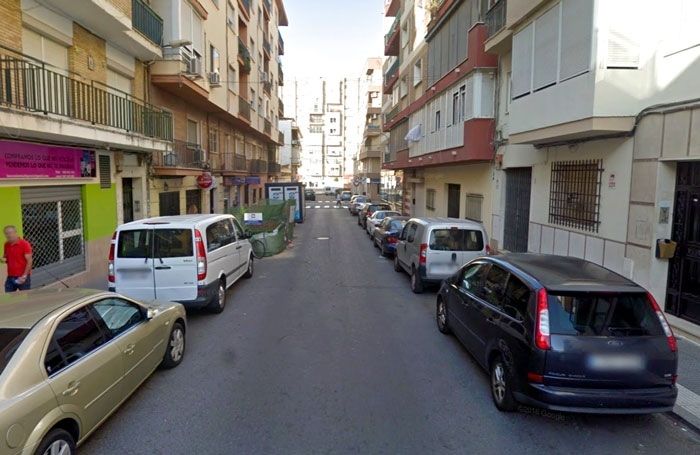 Herida una mujer tras desplomarse parte del techo de una vivienda de la capital