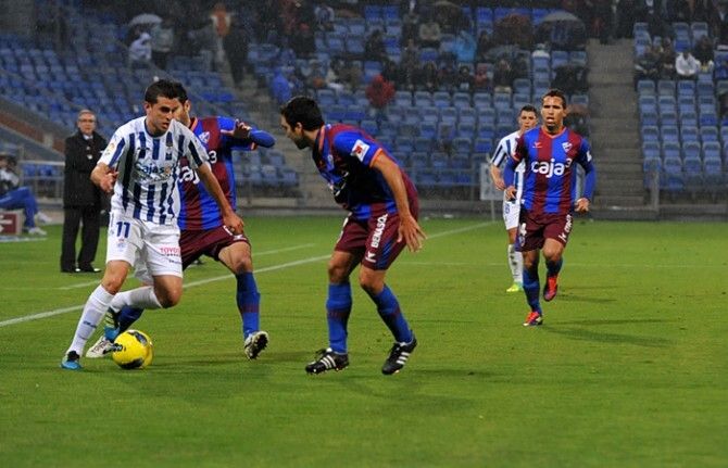 El Decano suma un punto tras un discreto partido  (1-1)