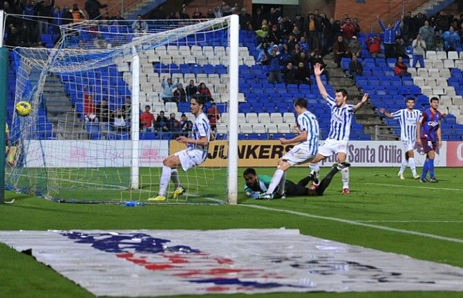 El Decano suma un punto tras un discreto partido (1-1)
