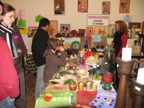Comienza el Mercadillo Navideño 2011 y la Muestra de Villancicos en el Ciecema