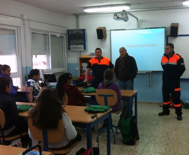 Alumnos de Isla Cristina conocen la prevención de riesgos en la escuela