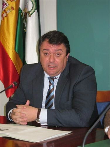 Muñoz espera 'un repunte' del empleo por la campaña fresera en los meses de febrero y marzo
