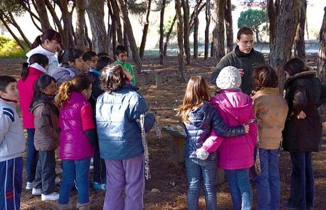 Medio millar de alumnos aprende con Cepsa la importancia de los humedales