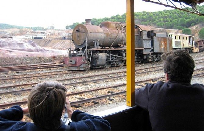 El diario británico 'Daily Telegraph' visita el parque minero de Riotinto para su promoción