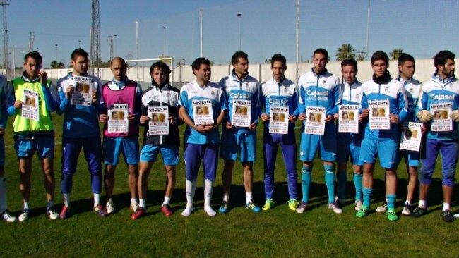 La plantilla del Recre muestra su apoyo a Ruth y José