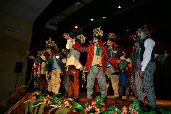 'Los Señores' y 'La pandilla del Agromán', vencedores del concurso de agrupaciones de San Juan