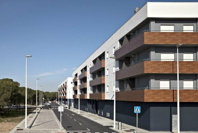 El Ayuntamiento de Punta Umbría rebaja los locales de la urbanización La Marina