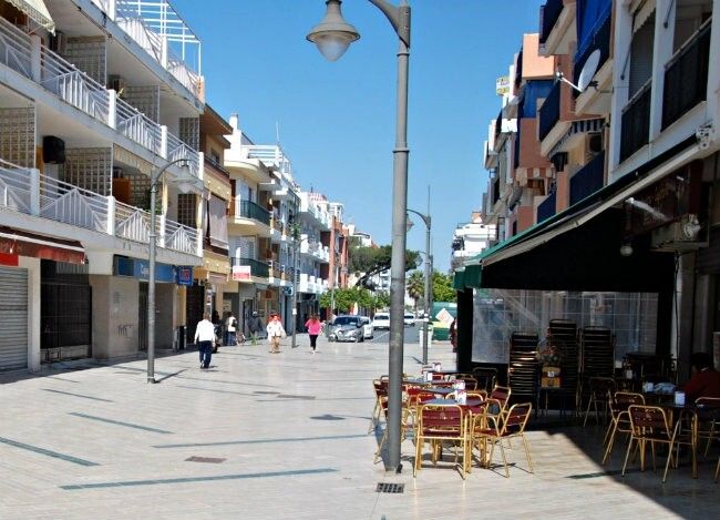 El Ayuntamiento de Punta Umbría regula la instalación de toldos en la hostelería