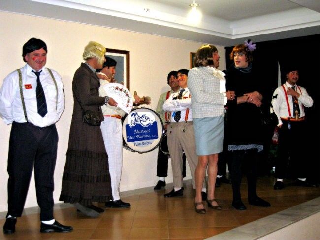 Los mayores de Punta Umbría disfrutan del Carnaval de la Luz en su Centro de Día