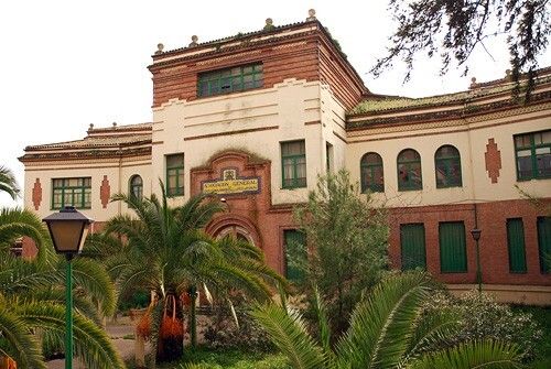 Investigan el incendio y la posible agresión a una mujer de madrugada en el colegio ferroviario