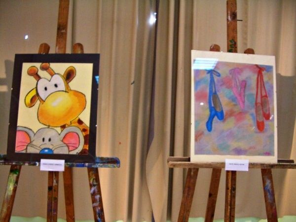 El Edificio Multiusos de Bellavista acoge la exposición infantil 'Paleta de colores'