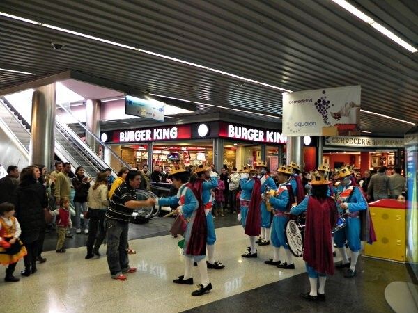 Compras y ocio al ritmo del Carnaval en el Aqualon