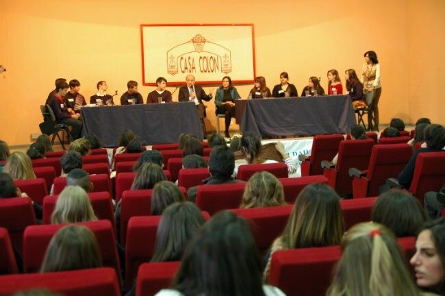 El Ayuntamiento celebra con los escolares el Día Internacional de la Mujer
