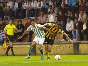 El San Roque no afloja y gana sin muchos apuros al Real Betis B (2-0)