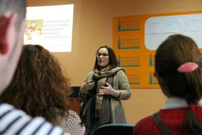 La Concejalía de Juventud pone en marcha una nueva edición de la Escuela de Padres