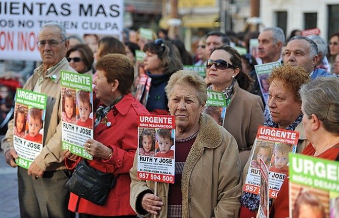 Más de un centenar de personas piden un jueves más el regreso de Ruth y José a casa