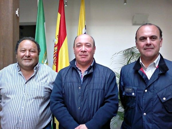 Francisco Zamudio se reúne con representantes de los chiringuitos del litoral isleño