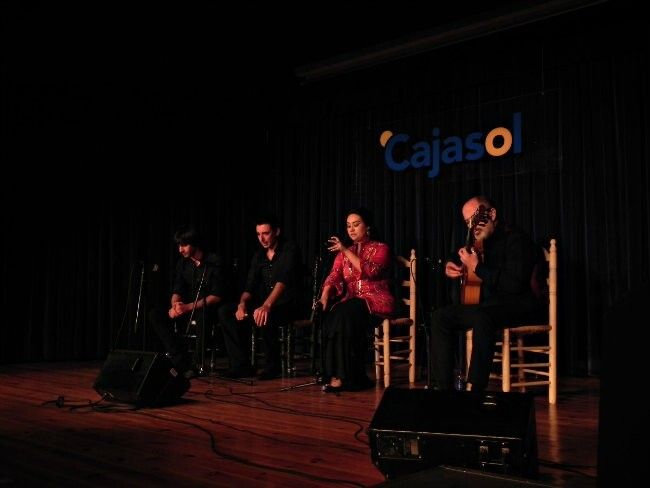 Los hermanos Anillo ponen en pie al público en el cierre del Ciclo 'Conocer el flamenco'