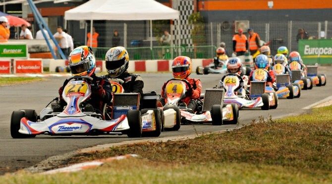 Espectáculo al más alto nivel en el Campeonato Nacional de karting de Cartaya