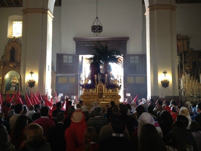 Borriquita y Sagrada Cena abren un Domingo de Ramos para valientes