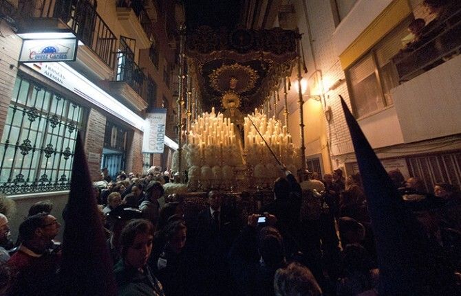 El Señor del Barrio Alto se pasea por Huelva