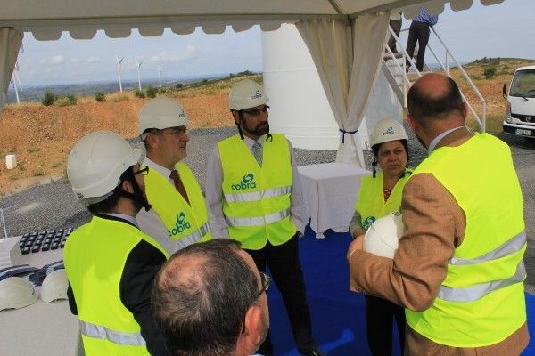 El alcalde de Ayamonte visita el Parque Eólico Montegordo