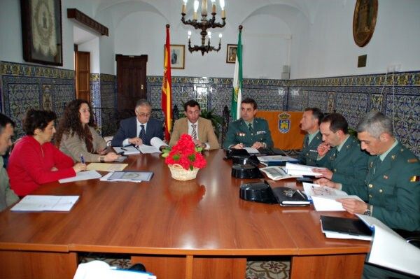 El subdelegado preside la junta local de seguridad de Cortegana y visita el cuartel de la Guardia Civil