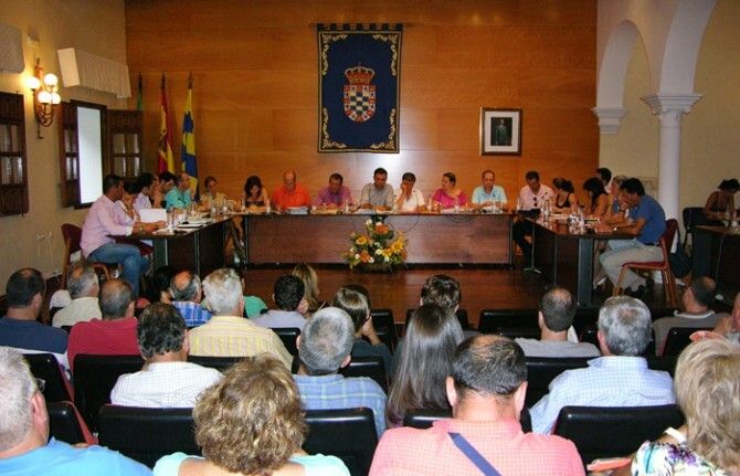 El Ayuntamiento de Moguer afirma que 'los 6 millones que pagó Aqualia tiene devolverlos el Consistorio'