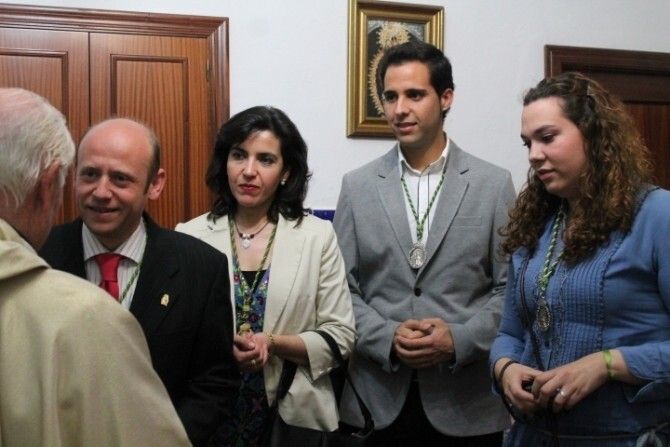 La Hermandad del Valle agradece la donación de su Cruz Pectoral a la Patrona de La Palma