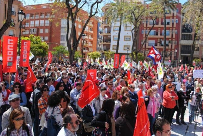 CCOO y UGT exigen al Gobierno que 'cese en sus ataques a los derechos de la clase trabajadora'