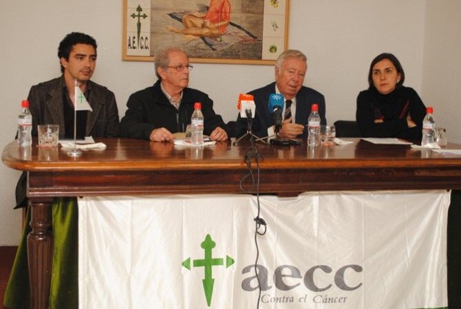 La AECC onubense y del Algarve se unen para prevenir el cáncer y apoyar a familiares