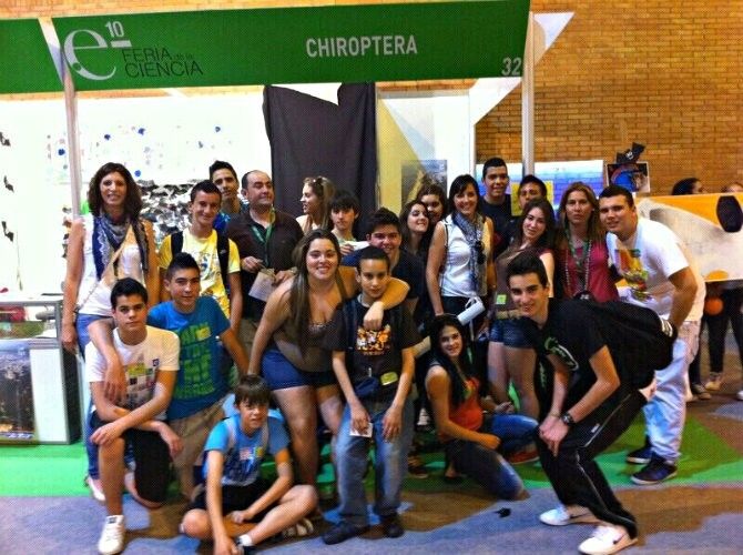 Dos institutos de Isla Cristina participan en Sevilla en la 'X Feria de la Ciencia'