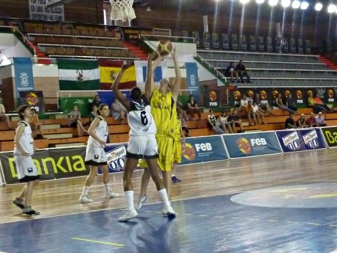 El conjunto vasco vence al Cortegada y jugará la final con el Conquero (60-63)