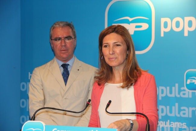 El PP señala que el 'bipartito radical' recortará el sueldo de 21.000 empleados públicos en Huelva