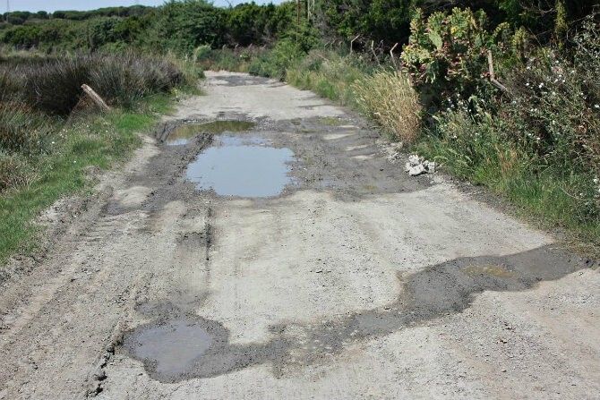 El Ayuntamiento de Ayamonte acondiciona el camino de la 'Vera Abajo'